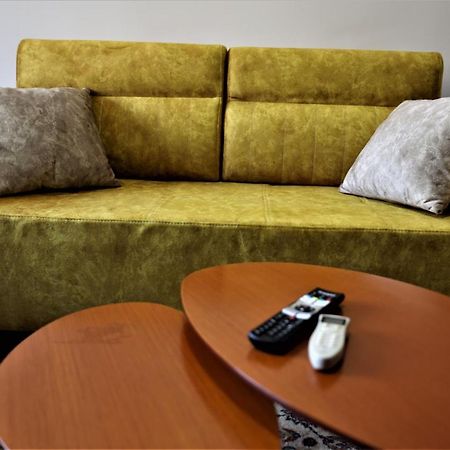 Lovely Studio In Tirana #1 Bagian luar foto