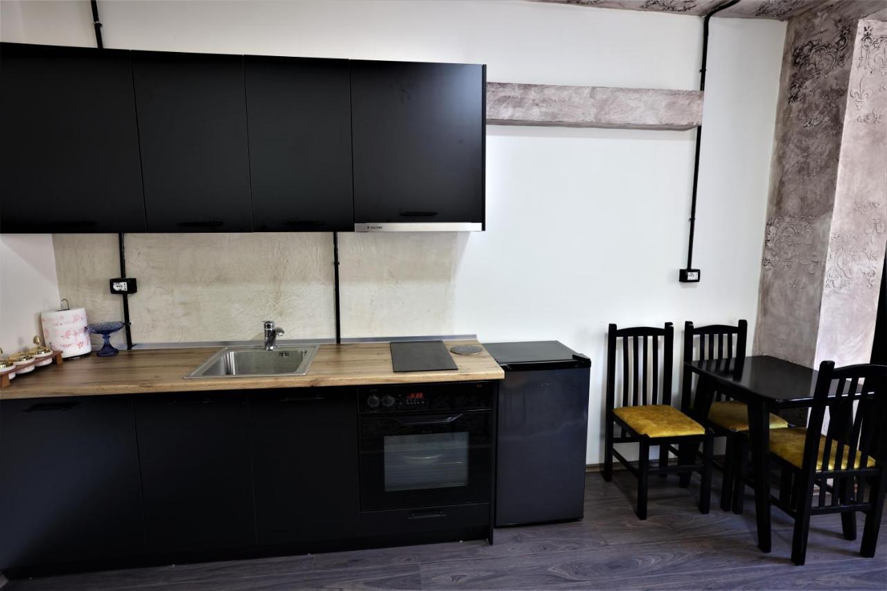 Lovely Studio In Tirana #1 Bagian luar foto